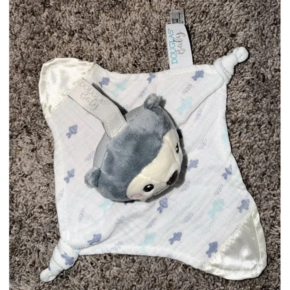 Douglas Baby Indy Sea Otter Paci Lovey Baby‎ Plush Toy Muslin Knotted Satin 2021